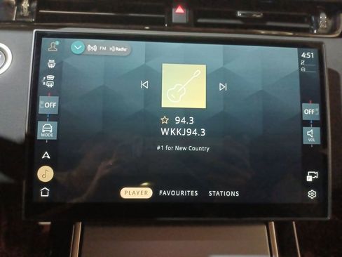 Used 2024 Land Rover Range Rover Evoque S image 12