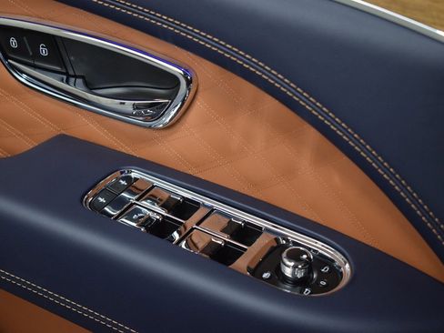 New 2026 Bentley Bentayga AWD/4WD image 42