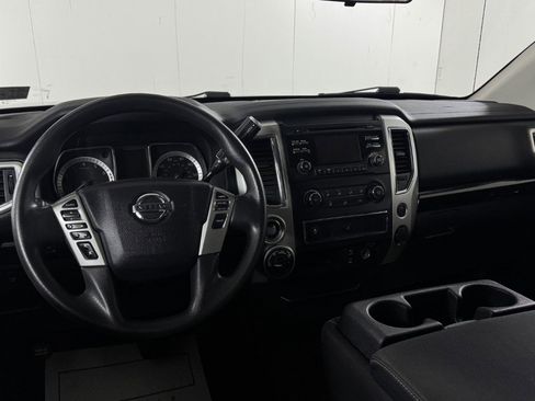 Used 2017 Nissan Titan SV image 44