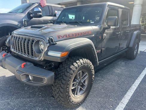 Used 2024 Jeep Gladiator Mojave w/ Technology Group AWD/4WD image 1