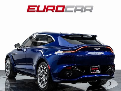 Used 2022 Aston Martin DBX image 3