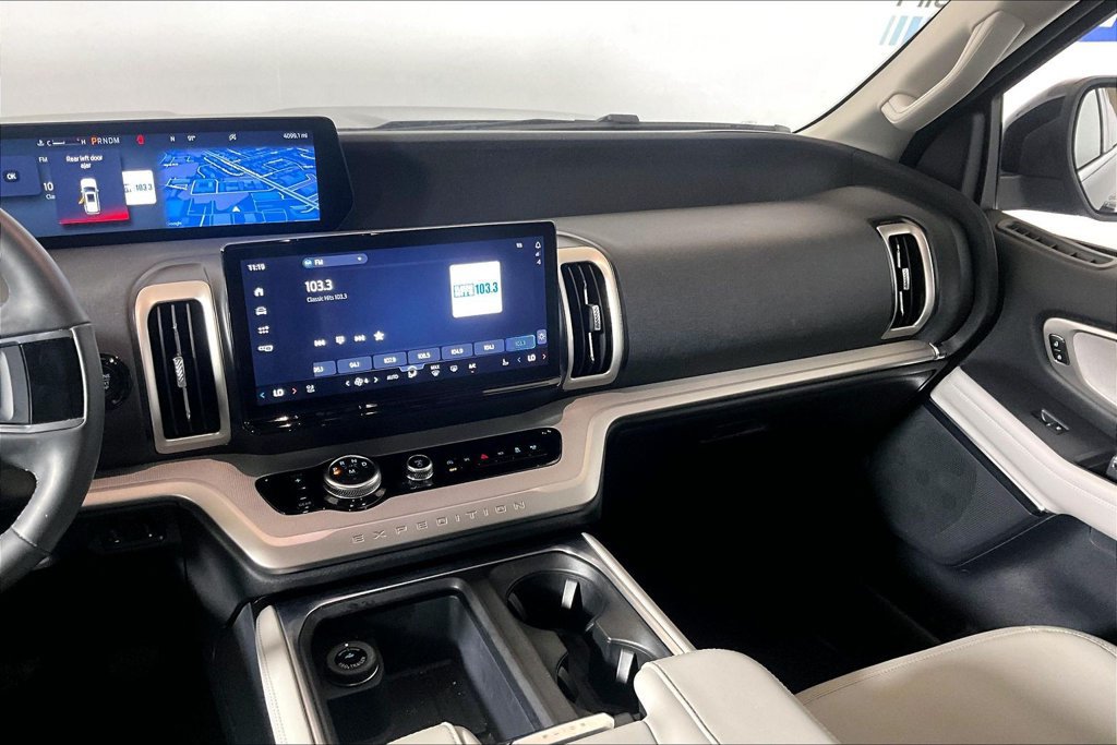 Used 2026 Ford Expedition Active RWD image 5