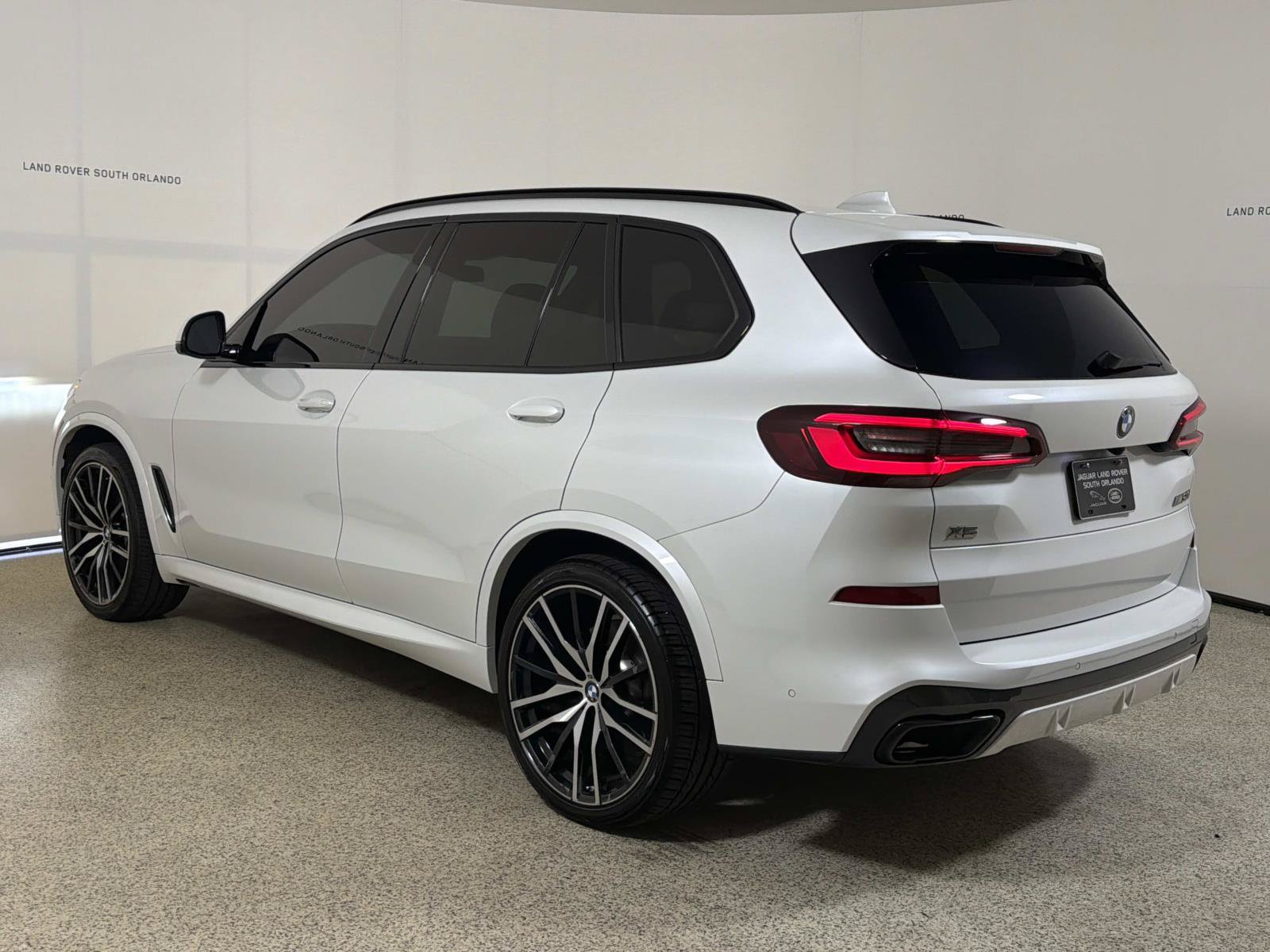 Used 2021 BMW X5 M50i w/ Executive Package AWD/4WD image 3