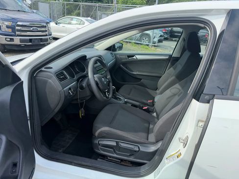 Used 2015 Volkswagen Jetta SE FWD image 10