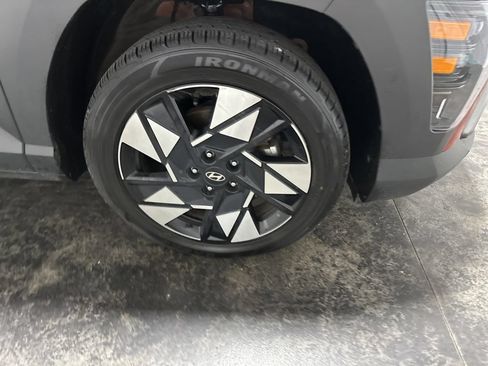 Used 2024 Hyundai Kona SEL FWD image 4