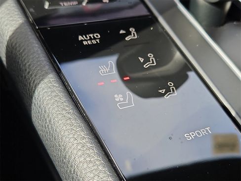 Certified 2025 Porsche Macan image 23