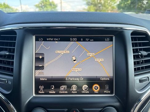 Used 2016 Jeep Grand Cherokee Limited AWD/4WD image 29