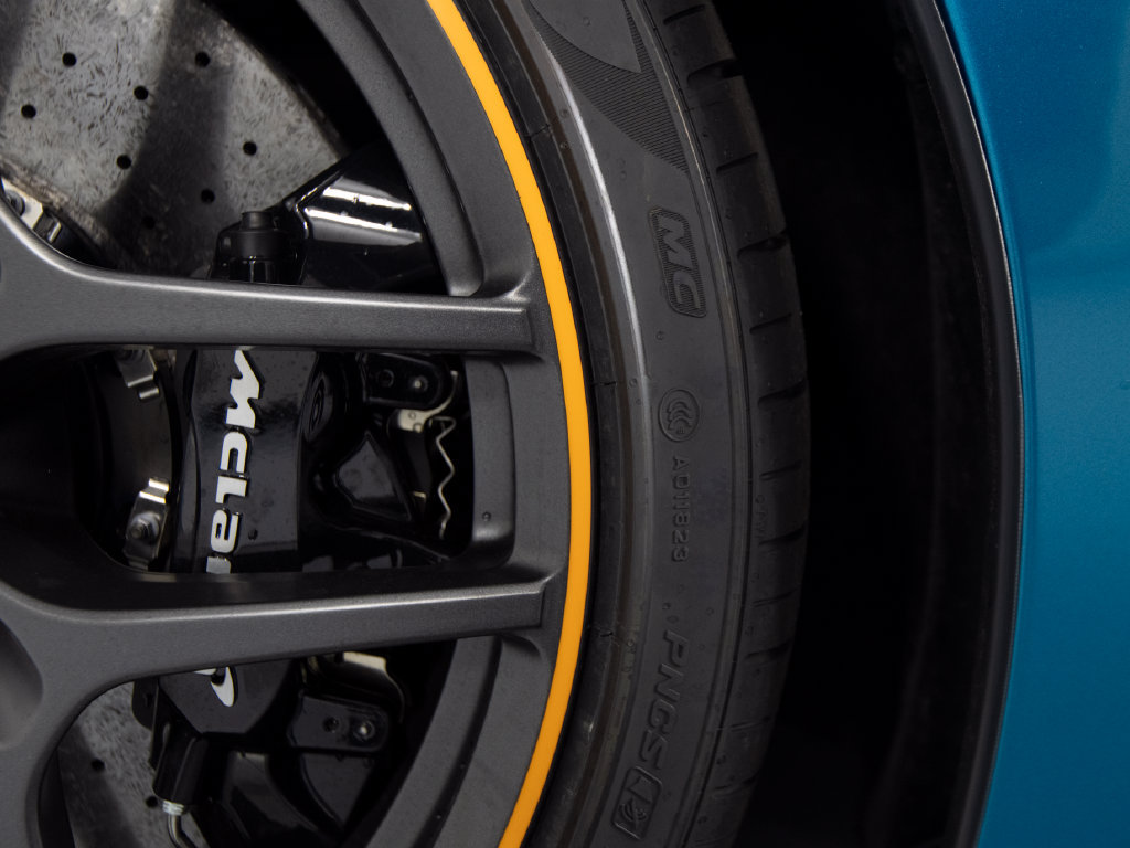 Used 2024 McLaren 750S Spider RWD image 49