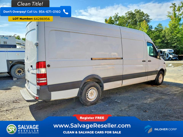 Used 2015 Freightliner Sprinter 2500 RWD image 4