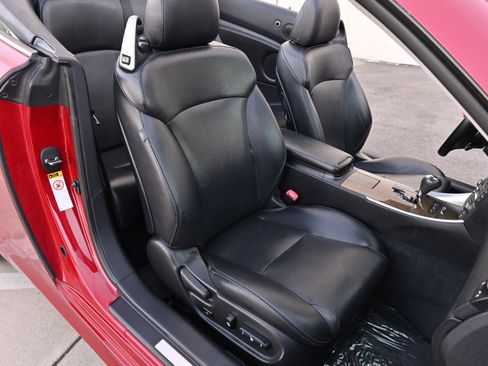 Used 2010 Lexus IS 250C RWD image 18