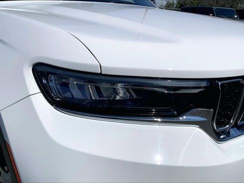 Used 2024 Jeep Grand Cherokee Limited image 25