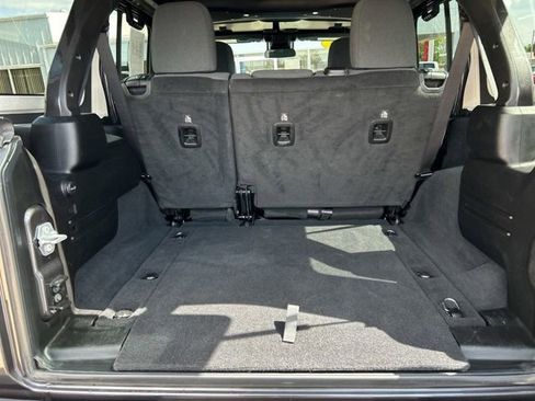 Used 2025 Jeep Wrangler Unlimited Sport AWD/4WD image 11