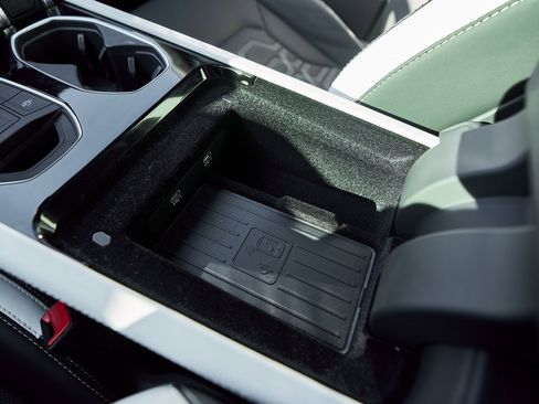 Used 2025 Lamborghini Urus SE image 64