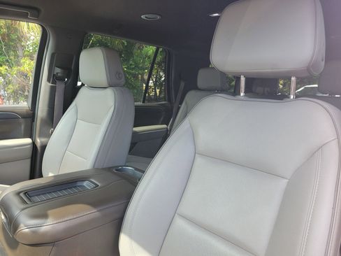 Used 2023 GMC Yukon SLT image 24