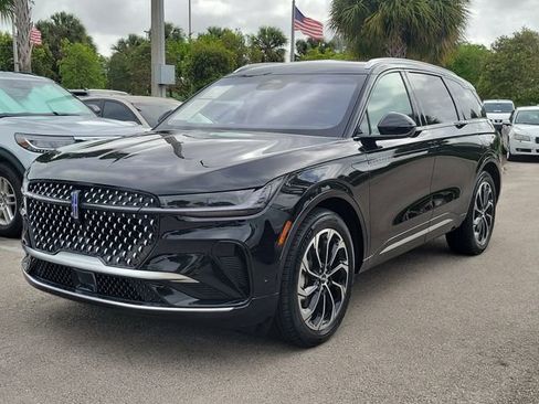 Certified 2024 Lincoln Nautilus Reserve image 3