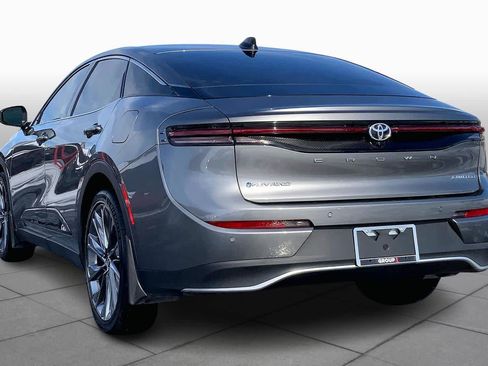 Used 2025 Toyota Crown Limited image 12