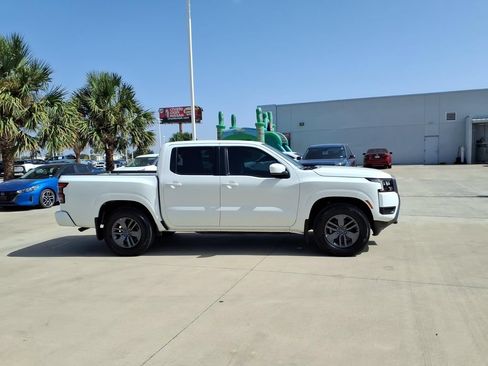 Used 2026 Nissan Frontier SV RWD image 6