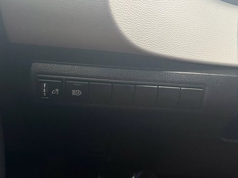 Used 2025 Toyota Corolla LE FWD image 22