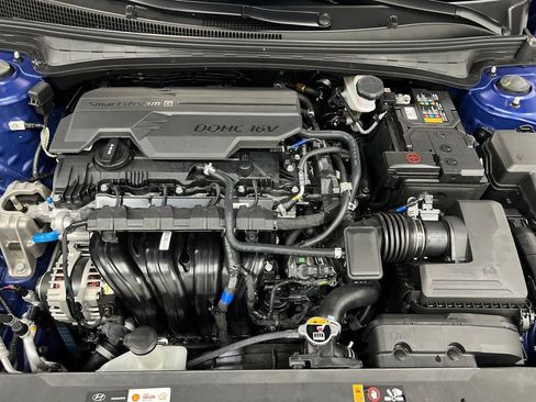 Used 2025 Hyundai Elantra SE w/ Cargo Package FWD image 23
