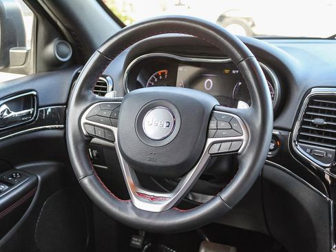 Used 2019 Jeep Grand Cherokee Trailhawk w/ Trailhawk Luxury Group image 19