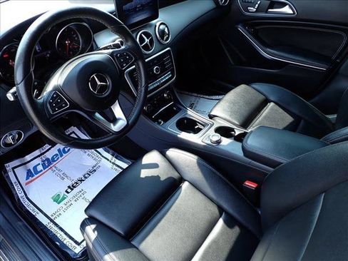 Used 2018 Mercedes-Benz CLA 250 image 10