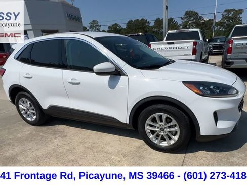 Used 2021 Ford Escape SE image 2