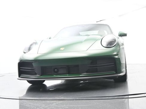 Certified 2025 Porsche 911 Carrera RWD image 57