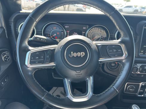 Used 2022 Jeep Wrangler Unlimited Sahara AWD/4WD image 14