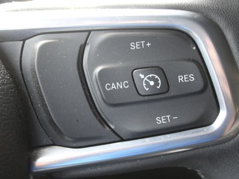 Used 2023 Jeep Wrangler Unlimited Sahara AWD/4WD image 29