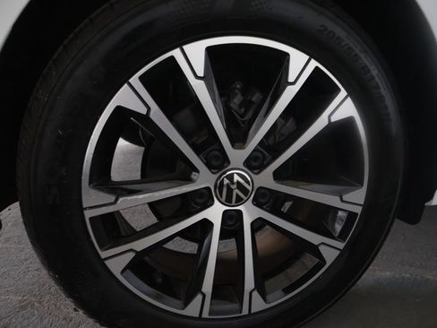 Used 2024 Volkswagen Jetta Sport FWD image 33