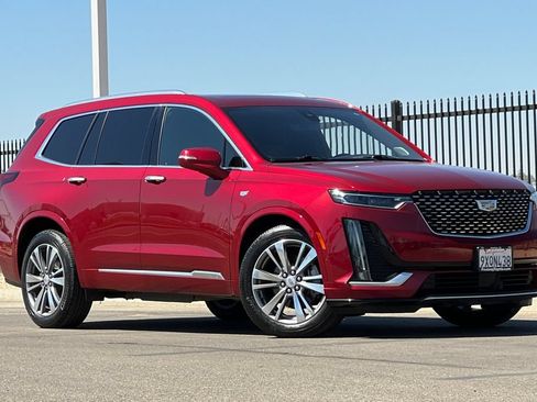 Used 2020 Cadillac XT6 Premium Luxury w/ Platinum Package AWD/4WD image 2