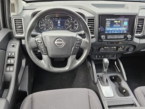 Used 2024 Nissan Frontier SV w/ SV Convenience Package image 5