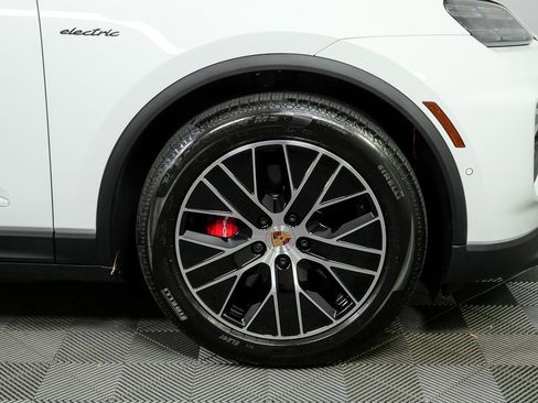 New 2025 Porsche Macan 4S Electric image 41