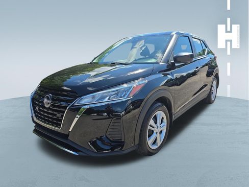Used 2025 Nissan Kicks Play S FWD image 4
