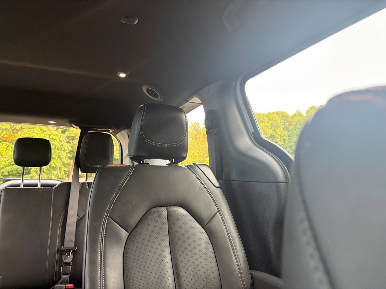 Used 2025 Chrysler Pacifica Select FWD image 39