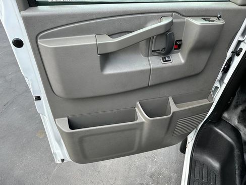 Used 2019 Chevrolet Express 3500 Extended w/ Driver Convenience Package image 18