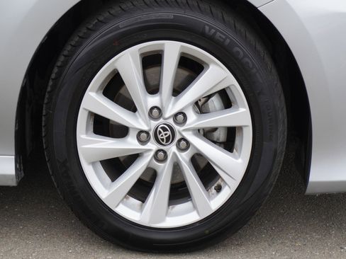 Used 2022 Toyota Camry LE image 5