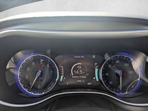 Certified 2024 Chrysler Pacifica Touring-L w/ Uconnect Theater Family Group FWD image 11