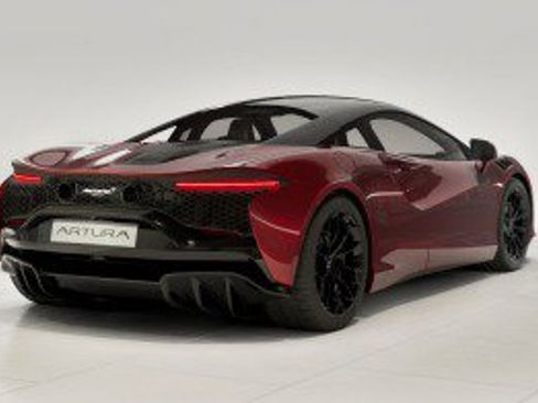 Used 2023 McLaren Artura image 3