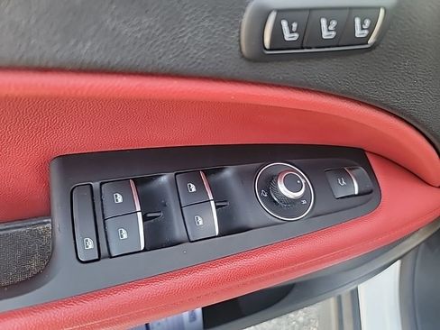 Used 2019 Alfa Romeo Stelvio AWD image 9