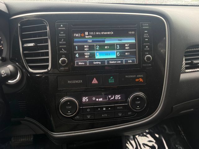 Used 2016 Mitsubishi Outlander SE AWD/4WD image 9
