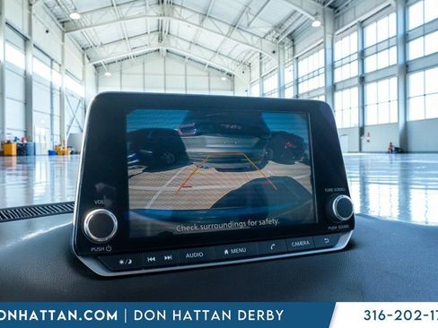 Used 2023 Nissan Rogue SV image 8