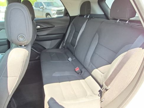 Used 2023 Chevrolet TrailBlazer LT AWD/4WD image 7