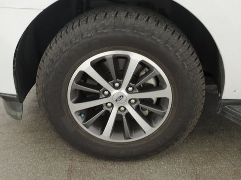 Used 2020 Ford Expedition XLT image 21