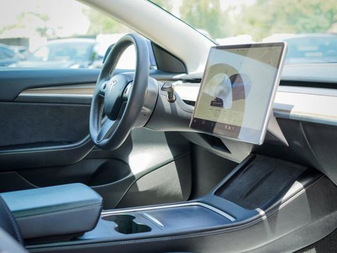 Used 2023 Tesla Model 3 Standard Range RWD image 11