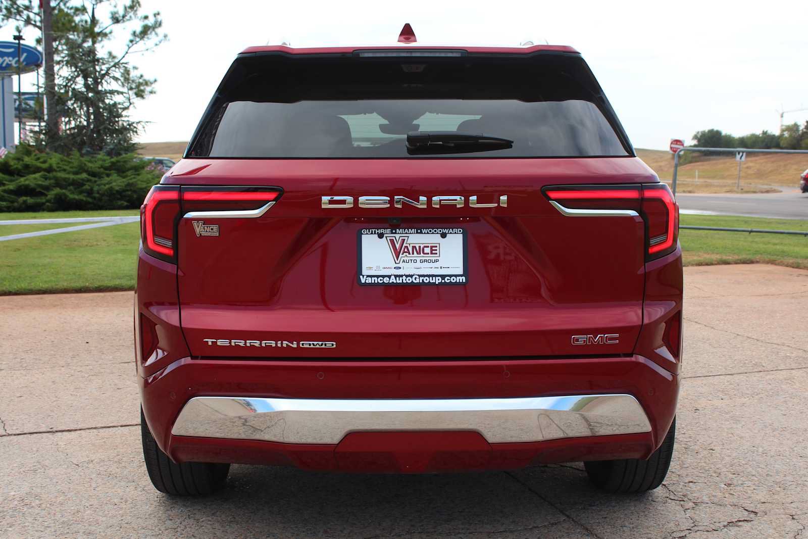 Used 2026 GMC Terrain Denali AWD/4WD image 9