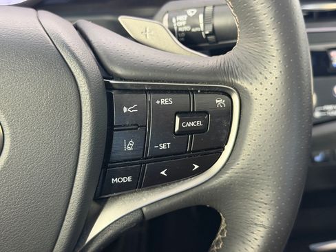 Used 2023 Lexus ES 350 F Sport w/ Accessory Package (Z2) image 29