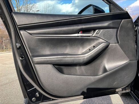 Used 2023 MAZDA MAZDA3 s image 22