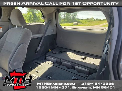Used 2020 Toyota Sienna LE FWD image 11
