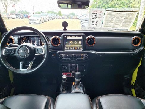 Used 2023 Jeep Gladiator Mojave w/ Cold Weather Group AWD/4WD image 9